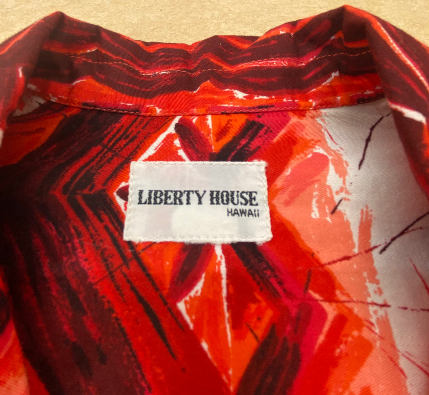 アロハシャツ サイズ「US Large（XL相当）」レッド/ブラック/ホワイト　ユニセックスaloha/A20260131